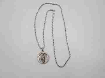 Medalla Santiago Apóstol con cordón. Plata de ley. Jubilar Compostelano 1926. España