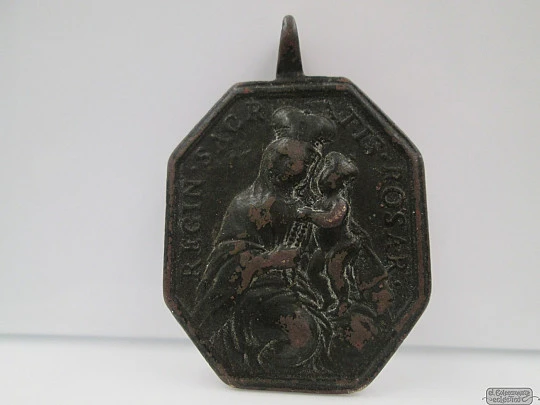 Medalla Santo Domingo de Soria y Virgen del Rosario. Siglo XVIII. Bronce