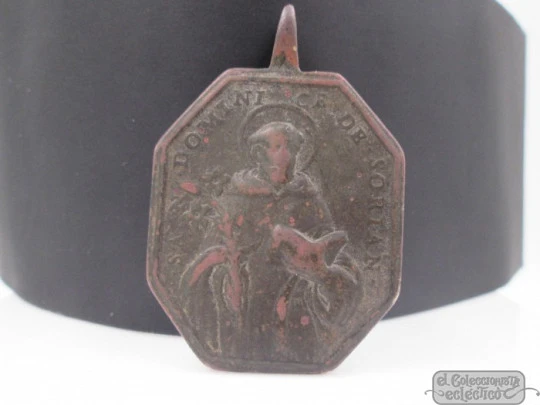Medalla Santo Domingo de Soria y Virgen del Rosario. Siglo XVIII. Bronce