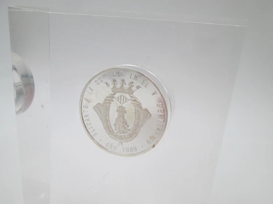 Medalla V Centenario Santa Faz Alicante. Plata pura. Expositor metacrilato. 1989