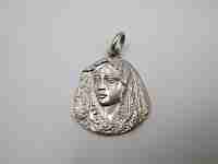 Medalla Virgen de la Macarena. Plata de ley 925. Argolla. España. 1980