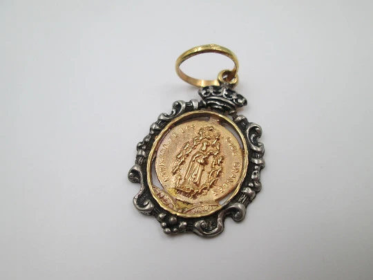 Medalla Virgen de los Ojos Grandes. Plata de ley y vermeil. España. 1980