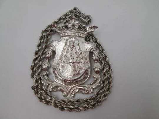Medalla Virgen del Rocío con cordón a juego. Plata de ley 925. España. 1990