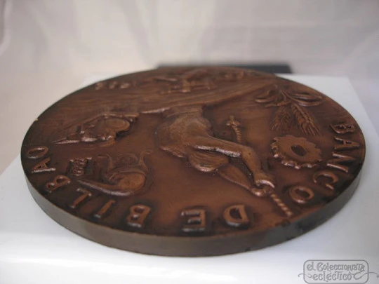 Medalla. 125 Aniversario del Banco de Bilbao. Bronce patinado