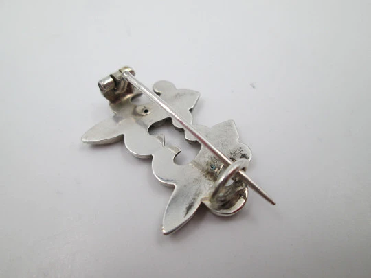 Men's blued sterling silver pin brooch. Gold stars details. Fleurs de lis. 1950's