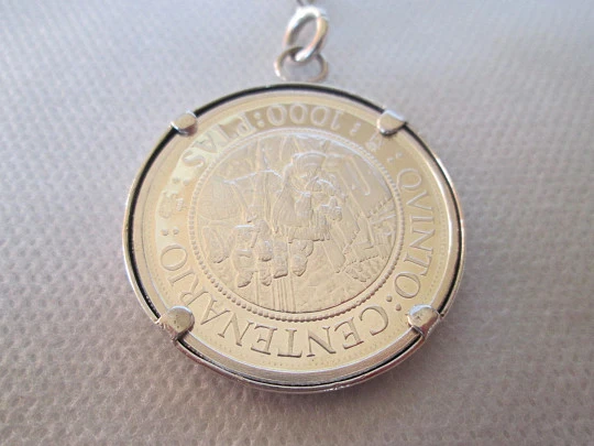 Men's keychain. Sterling silver. 1.000 pesetas coin V Centenary. 1989