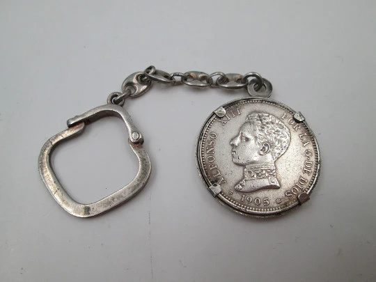 Men's keychain. Sterling silver. 2 pesetas coin Alfonso XIII king (1905). Chain and hitch