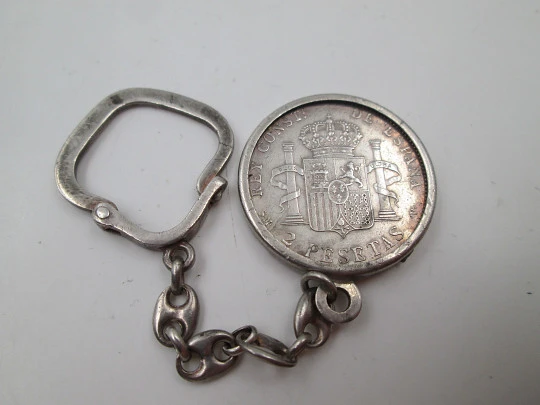 Men's keychain. Sterling silver. 2 pesetas coin Alfonso XIII king (1905). Chain and hitch