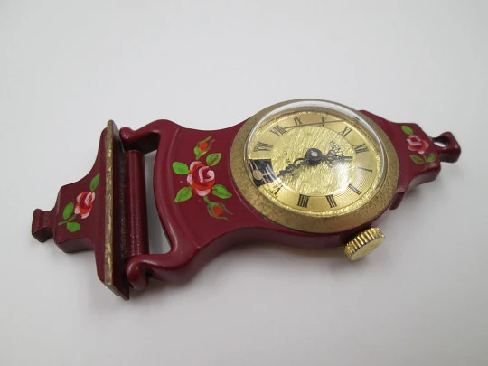Mentor pendant / desk clock. Gold plated & enamel. Pendulum view