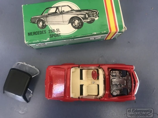 Mercedes 230 SL Sport. Joal. Caja. Coche en miniatura. Años 70