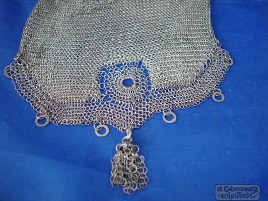 Mesh 800 silver bag. Ornate frame. Chain. 1910. France. Crosss