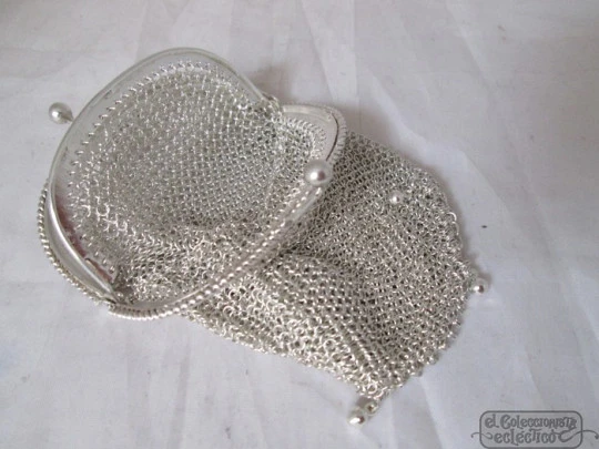 Mesh 800 silver purse. 1930's. Curve frame. Balls clasp. Europe