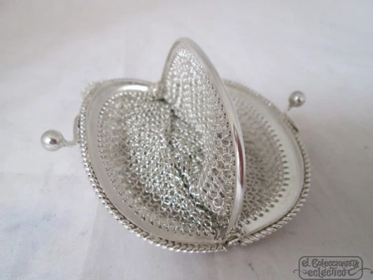 Mesh 800 silver purse. 1930's. Curve frame. Balls clasp. Europe