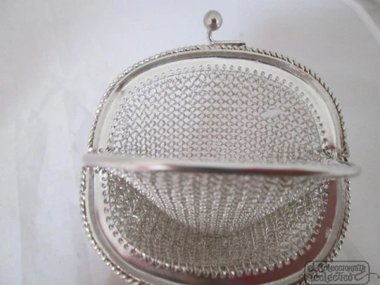 Mesh 800 silver purse. 1930's. Curve frame. Balls clasp. Europe