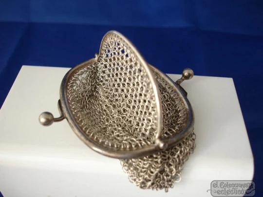 Mesh 800 silver purse. Curve frame. 1920. Double. Balls