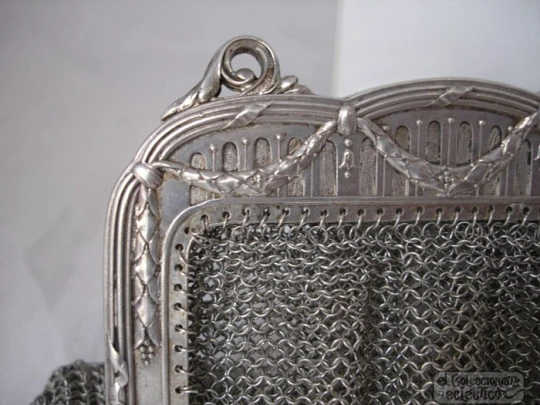 Mesh bag. Silver 800 thousands. Garlands. France. Circa: 1910-20