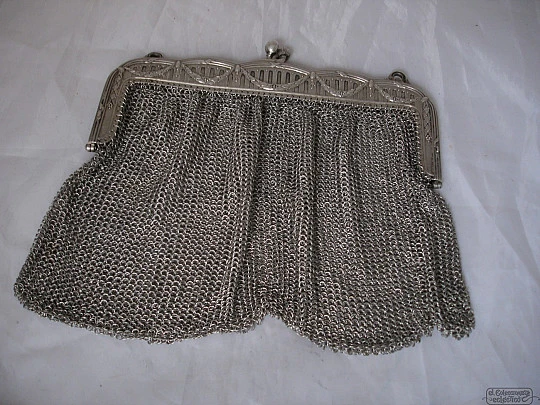 Mesh bag. Silver 800 thousands. Garlands. France. Circa: 1910-20