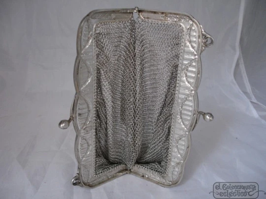 Mesh bag. Silver 800 thousands. Garlands. France. Circa: 1910-20