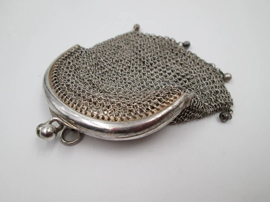 Mesh sterling silver double purse. 1940's. Balls clasp. Europe