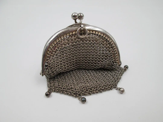 Mesh sterling silver double purse. 1940's. Balls clasp. Europe