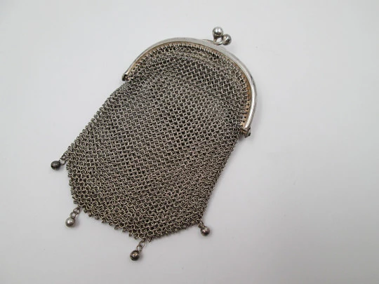 Mesh sterling silver double purse. 1940's. Balls clasp. Europe