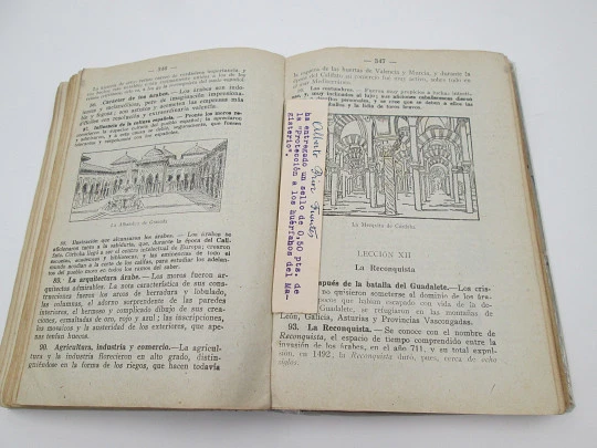Middle Grade Encyclopedia. Dalmáu Carles publisher. Hard covers. 700 engravings. 1944