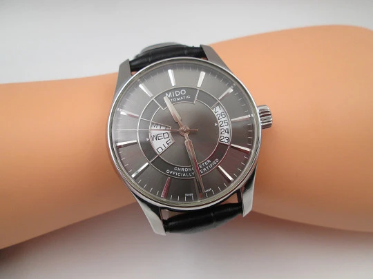 Mido Belluna men's automatic dress watch. Calendar. Leather strap. Swiss. 2008 Mido Belluna men's automatic dress watch. Calendar. Leather strap. Swiss. 2008