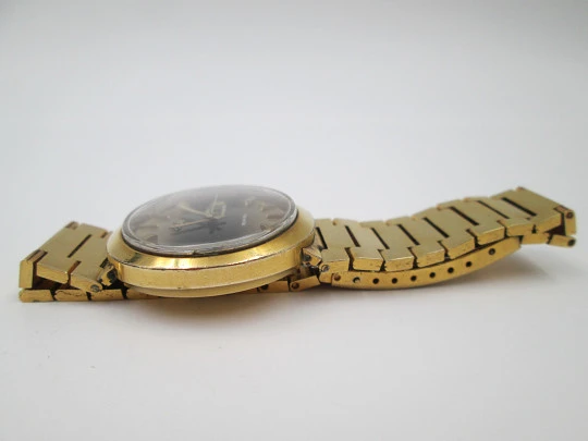 Mido Ocean Star. 30 microns gold plated. Automatic. Bracelet. Calendar. 1970's