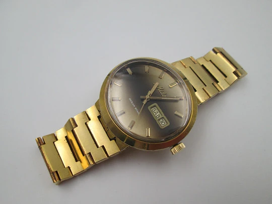 Mido Ocean Star. 30 microns gold plated. Automatic. Bracelet. Calendar. 1970's