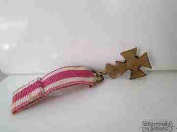 Miniature cross. St. Hermenegildo military Order. 1950's. Golden