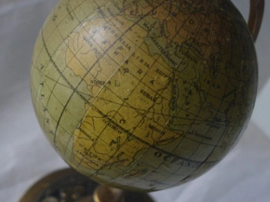 Miniature globe. Pla Dalmau. Wood & paper. 1930's. Metal stand