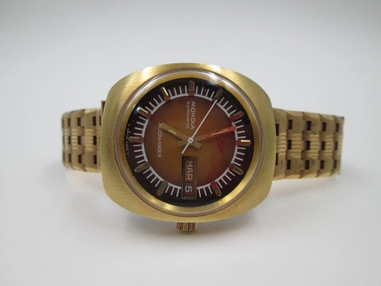 Mondia Moonlander. Gold plated & stainless steel. Automatic. 1960's. Bracelet