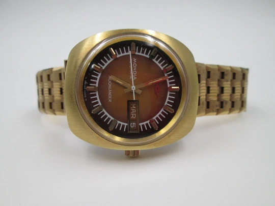 Mondia Moonlander. Gold plated & stainless steel. Automatic. 1960's. Bracelet