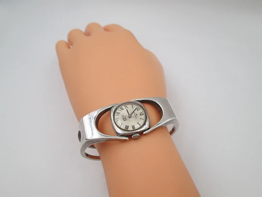 Mondia women's watch with Puig Doria bracelet. 800 sterling silver. Manual wind Mondia women's watch with Puig Doria bracelet. 800 sterling silver. Manual wind