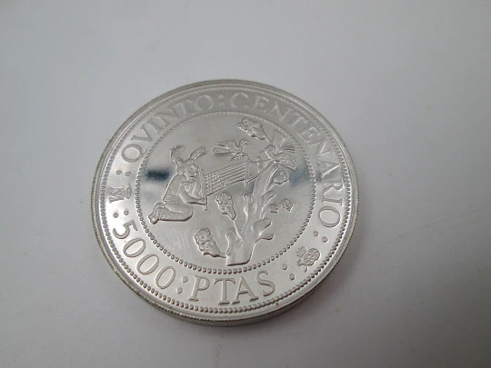 Moneda 5.000 pesetas Quinto Centenario. Juan Carlos I Rey de España. Plata de ley. 1990