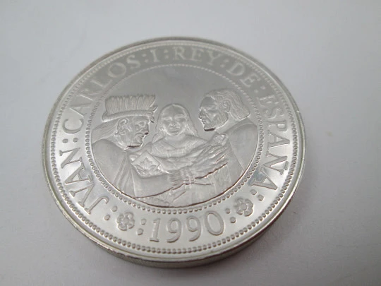 Moneda 5.000 pesetas Quinto Centenario. Juan Carlos I Rey de España. Plata de ley. 1990