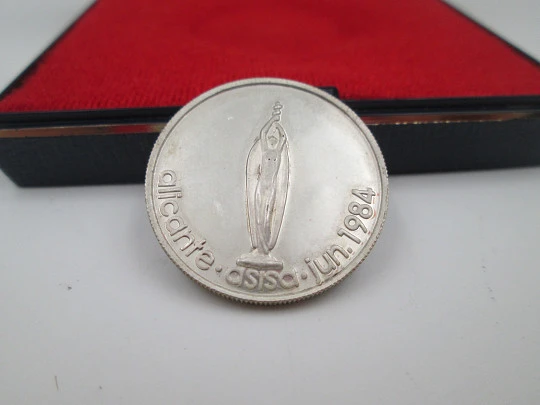 Moneda conmemorativa en plata de ley. Sociedad Cooperativa Lavinia. Estuche. 1984