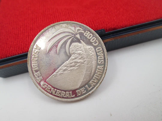 Moneda conmemorativa en plata de ley. Sociedad Cooperativa Lavinia. Estuche. 1984