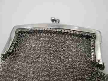 Monedero / limosnera malla plata 800. Boquilla rectangular. Cierre bolas. 1930