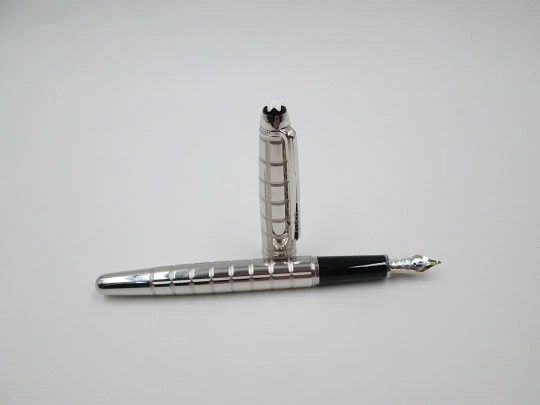 Montblanc 144 Meisterstück Facet. Platinum plated. Converter