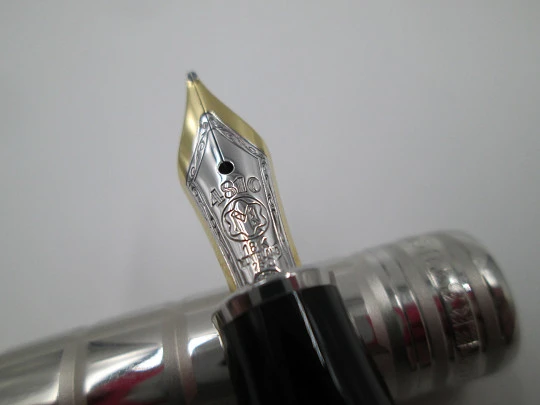 Montblanc 144 Meisterstück Facet. Platinum plated. Converter