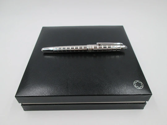 Montblanc 144 Meisterstück Facet. Platinum plated. Converter