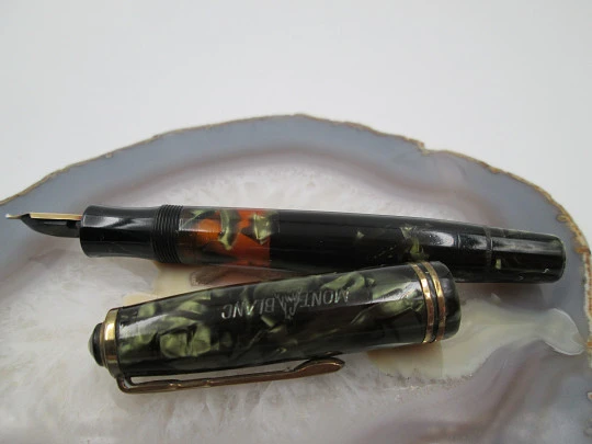 Montblanc 246. Años 40. Plumín Nº 6. Celuloide verde y negro. Alemania