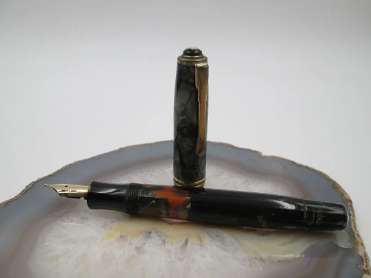 Montblanc 246. Green / black celluloid. 1940's. Piston filler