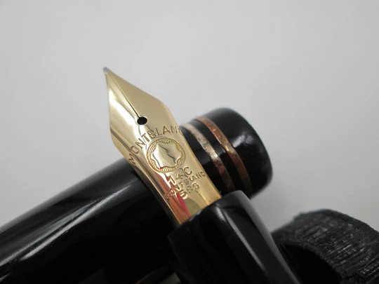 Montblanc 246G Demonstrator. Black glossy celluloid. 1950's