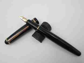 Montblanc 252. Black celluloid and gold plated details. Piston filler system. Germany. 1950's