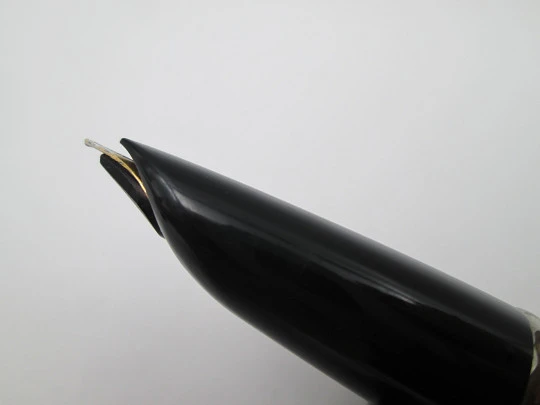 Montblanc 630. Black celluloid and gold plated details. Piston filler. 1950's