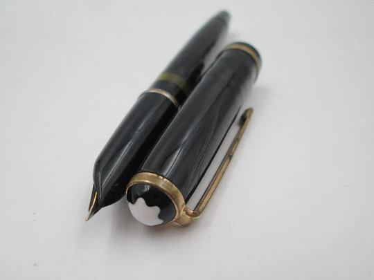 Montblanc 630. Black celluloid and gold plated details. Piston filler. 1950's