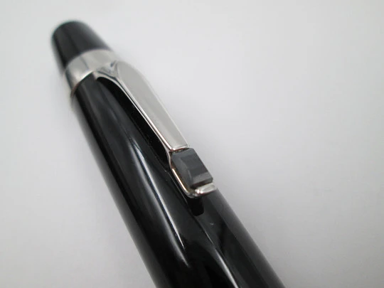 Montblanc Bohème Noir ballpoint pen. Resin & silver plated. Original box