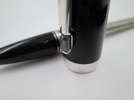 Montblanc Bohème rollerball pen. Black resin and platinum metal. 2000's